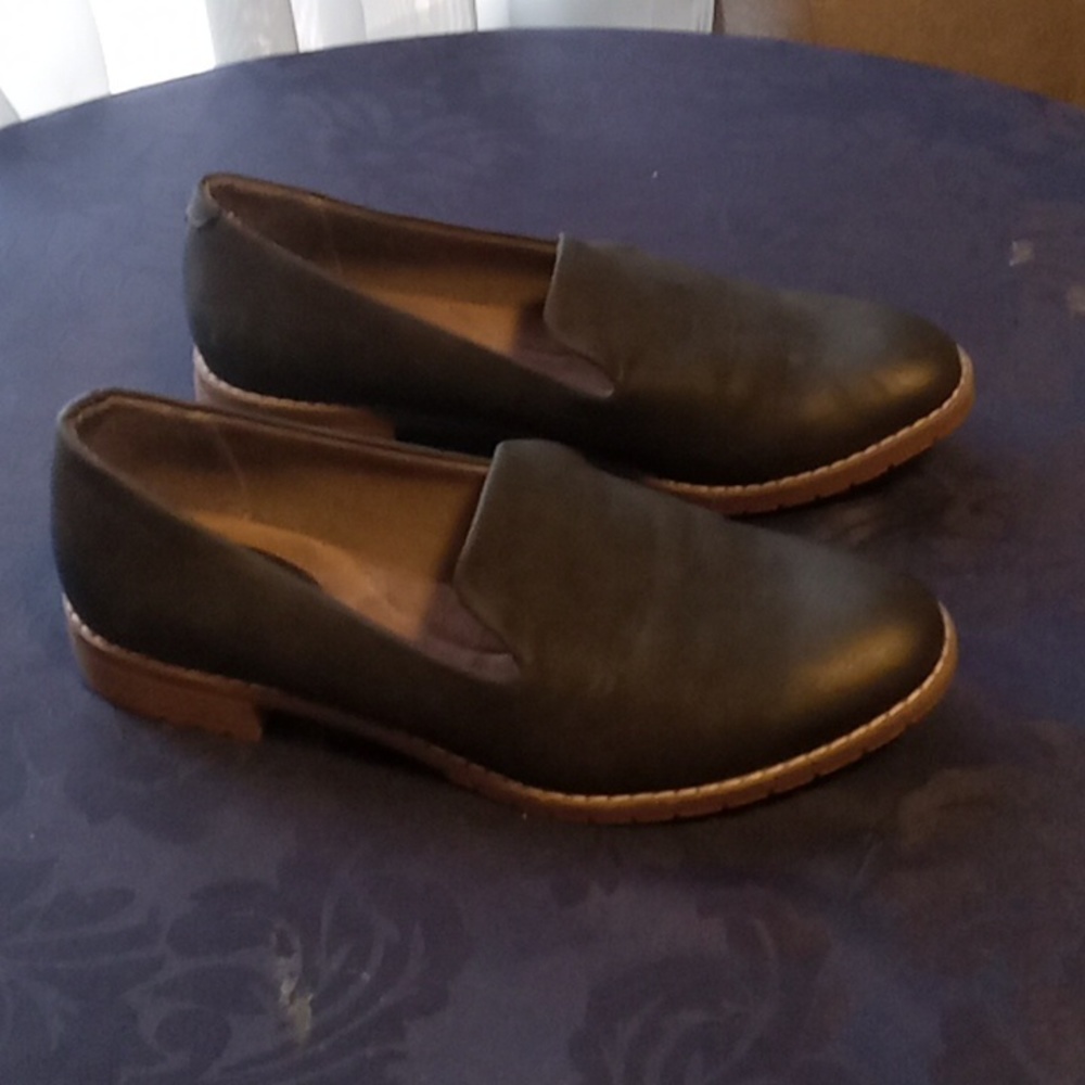 Black flats